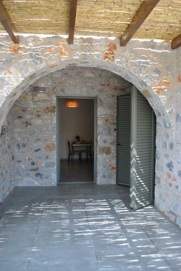 Petras Gi - Stone Houses Sztúpa Kültér fotó
